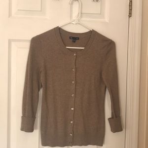 Gap sweater